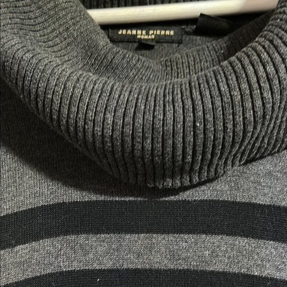 JEANNE PIERRE Black and Gray Cowl Neck Sweaters - Picture 4 of 7